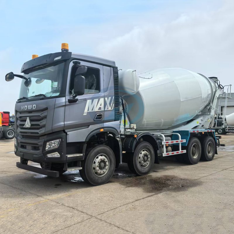 SINOTRUK HOWO 8X4 HEAVY DUTY MAX CONCRETE MIXER TRUCK