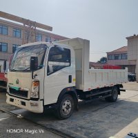LIGHT DUMP TRUCK